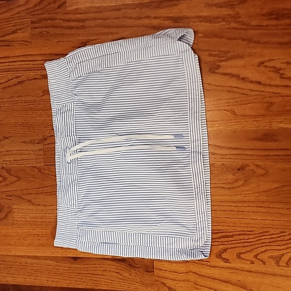 Vineyard Vines performance skirt